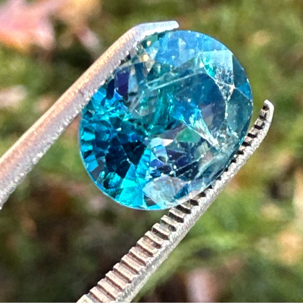 4.43 Crt Natural Zircon Faceted Gemstone - Picture 17 of 17